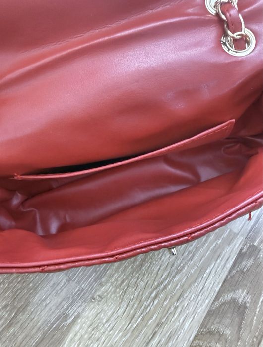 Червена чанта Chanel
