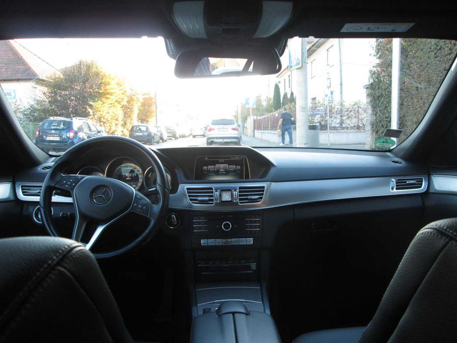 Mercedes-Benz E 220 BlueTEC 4MATIC 7G-TRONIC Avantgarde