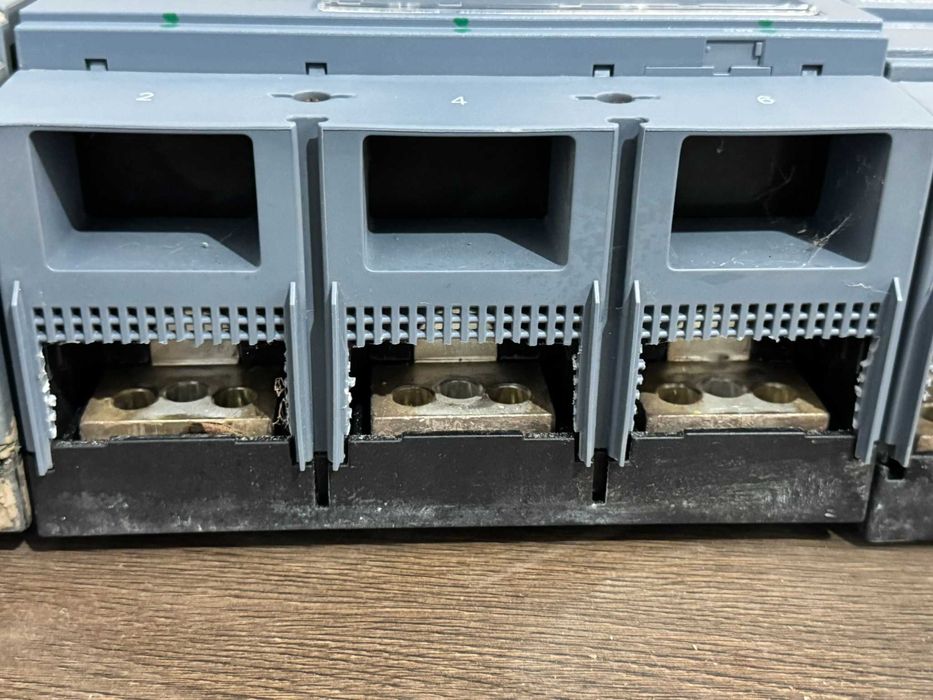 Întrerupător Automat Siemens 3VA2 800A (MCCB) - 3VA2580-5HL32-0AA0