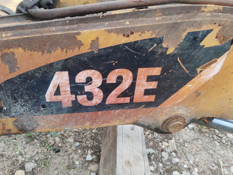 Brat fata cu cupa buldoexcavator Caterpillar 432E 2008