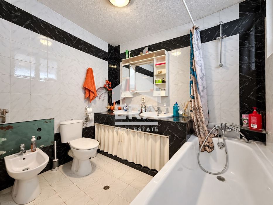 Продава се Четиристаен апартамент в София, Лагера - 90 кв.м за 3323 €/кв.м - Снимка #6