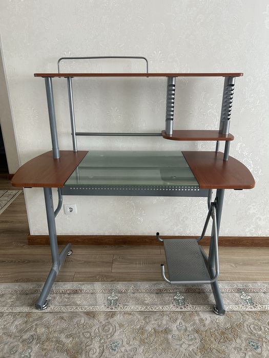 Коспьютерный стол