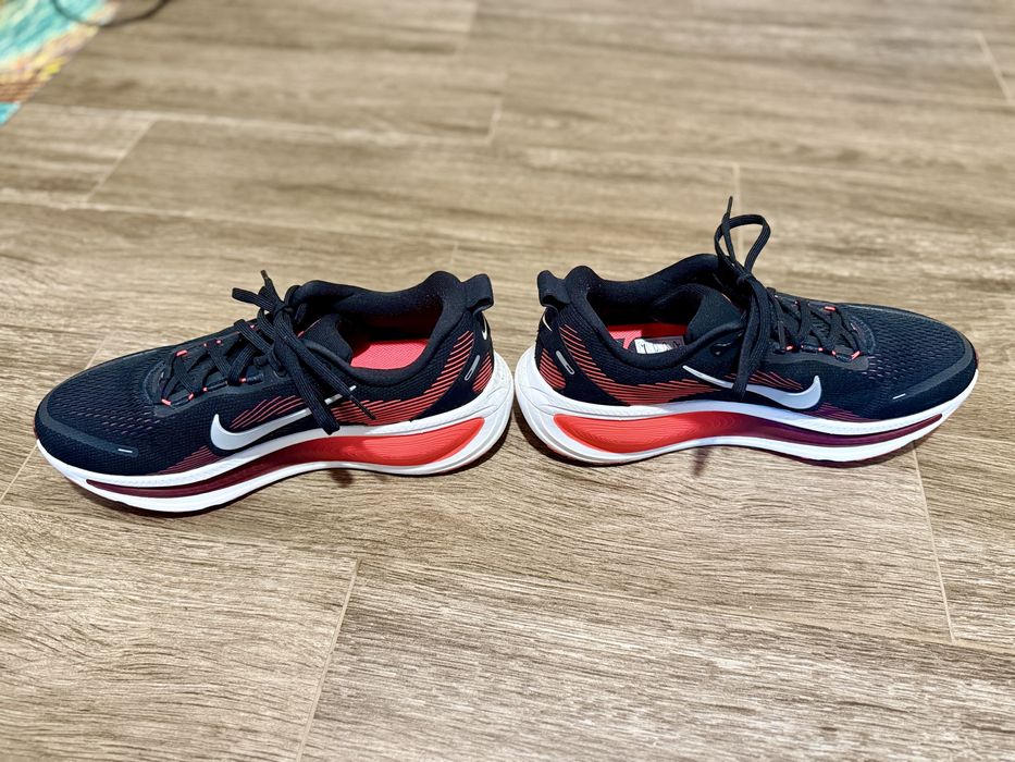 Оригинални мъжки обувки за бягане Nike Vomero 18 [Като нови] 43 номер