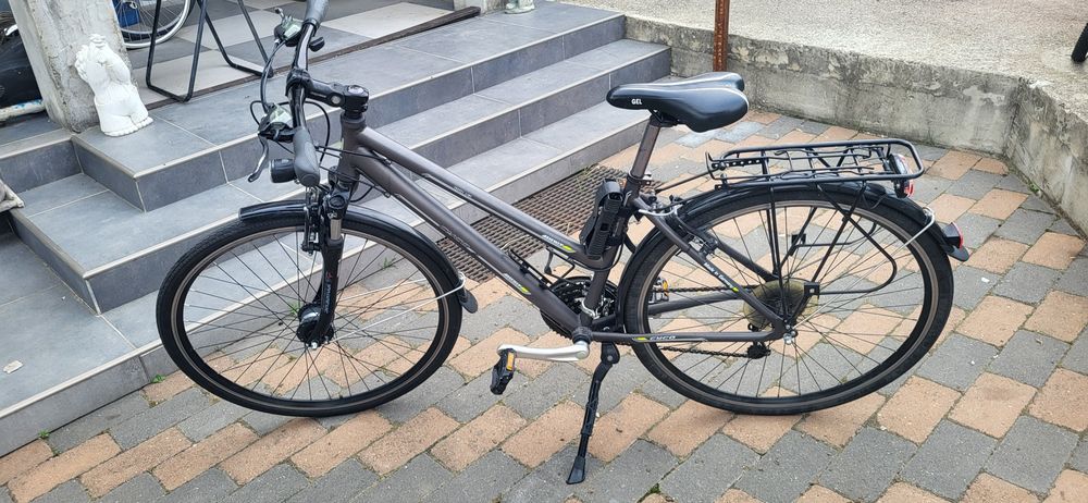 Bicicleta trekking de dama ca noua Cyco Tr28