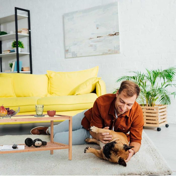 Маса от естествен орех със стъклен рафт 40х80х40см