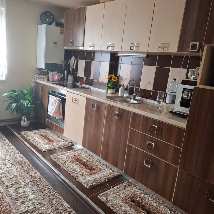 Vând apartament 3 camere