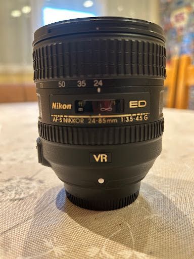 Обектив Nikon AF-S NIKKOR 24-85mm f/3.5-4.5G ED VR - Отлично състояние