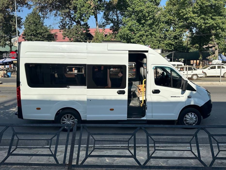 Gazel Next mikroavtobus