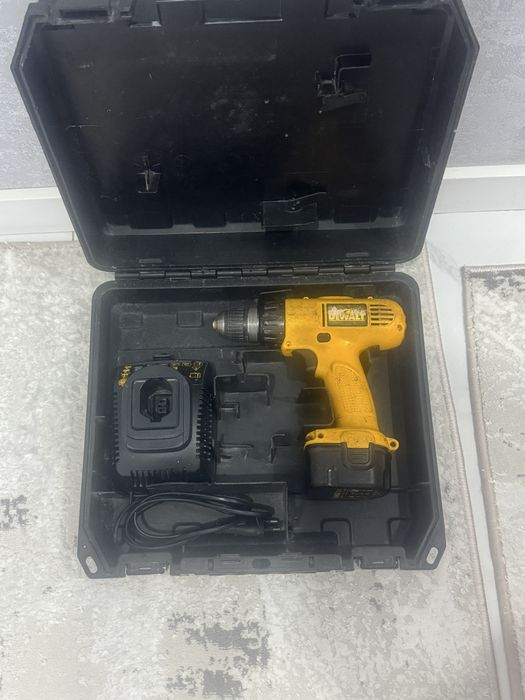 DeWalt Шуруповерт оригинал