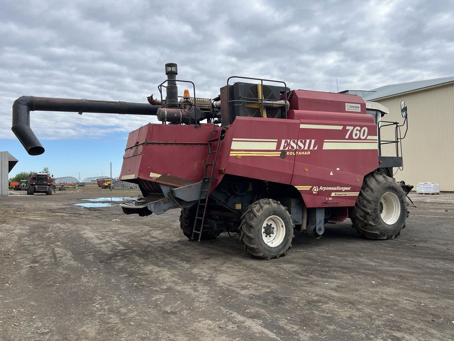 Комбайн Есиль 760