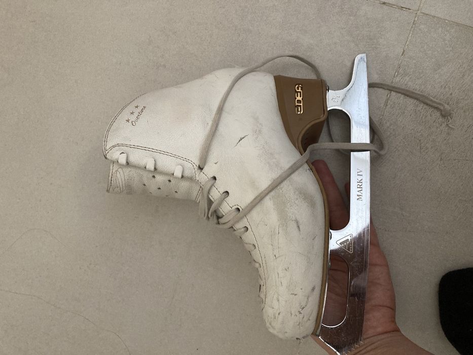 Продам коньки для фигурного катания EDEA