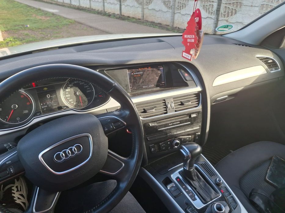 Vând Audi A4 2016 înmatriculat