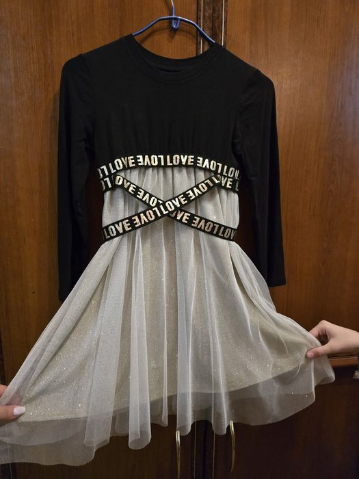 Платье стильное на девочку