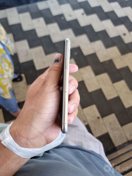 Iphone 11 pro sotiladi