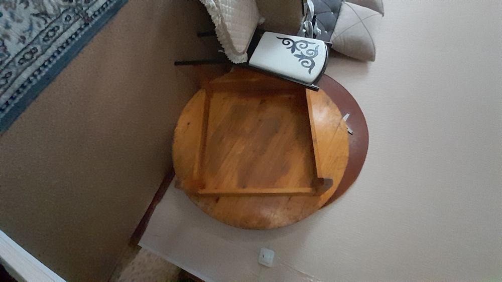 Продам круглый стол