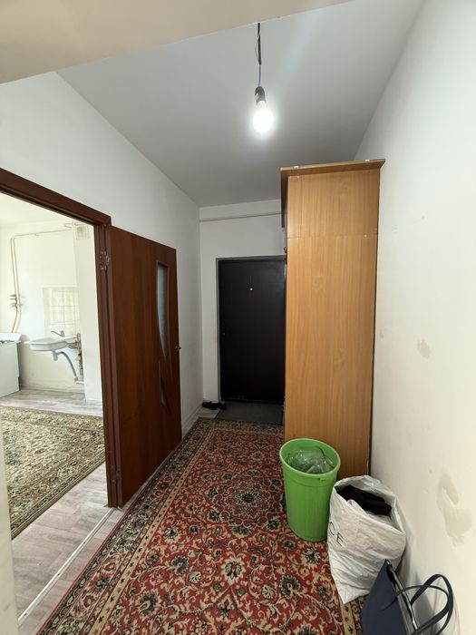 15мкр 1эт 2ком продается