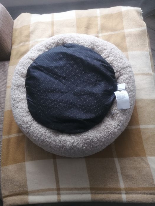 Продам домик для кошек, питомцев.