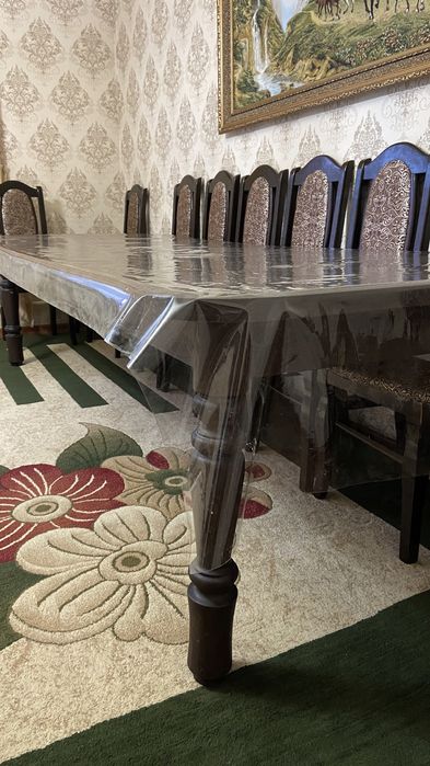 Стол со стульями