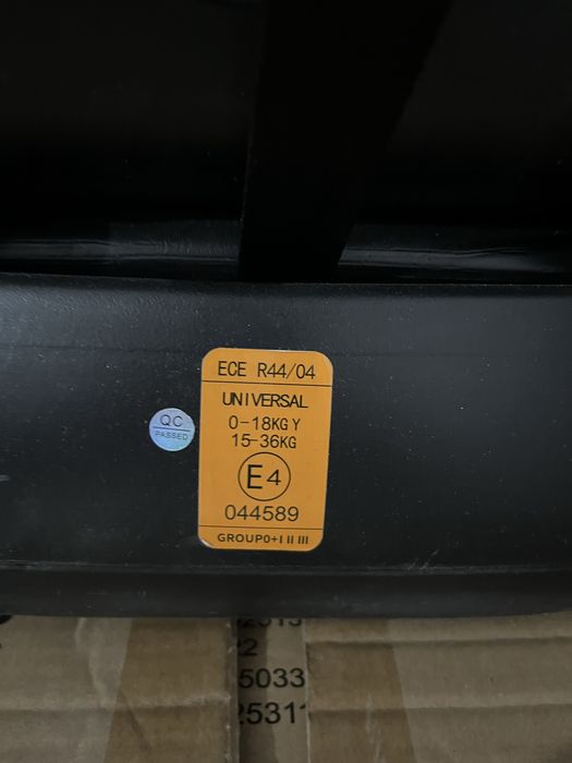 Scaun auto cu isofix