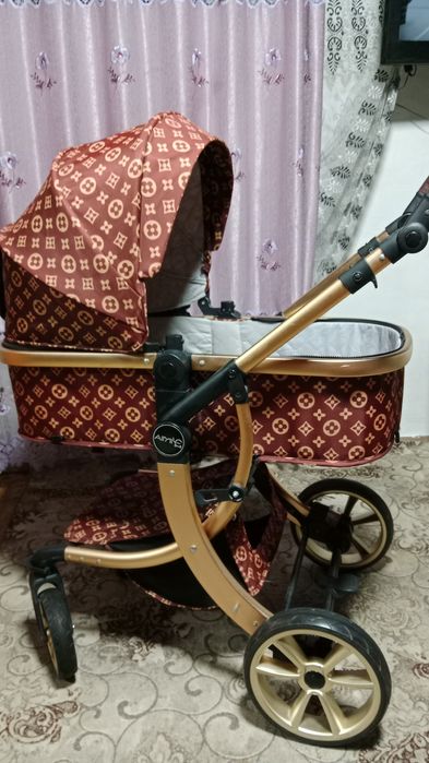 Коляска пользовались пол года