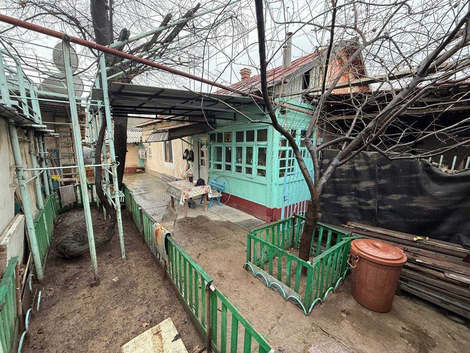 Продаю свой дом с участком 2,2 сотки. Метро Дустлик