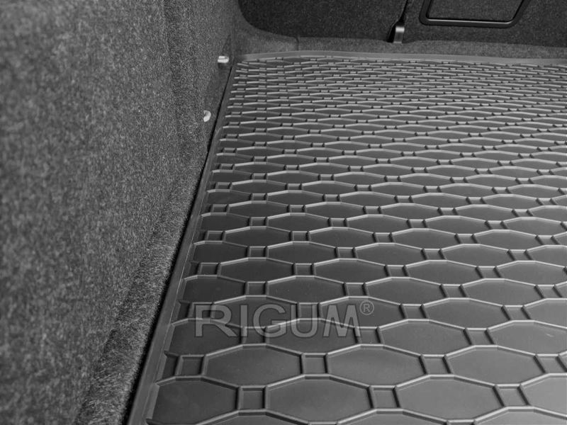 Гумени стелки или багажник SKODA SUPERB III Суперб 3 от 2015 до 2023г.