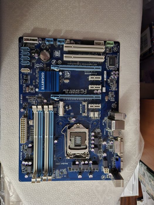 Материнская плата Gigabyte GA-B75-D3V