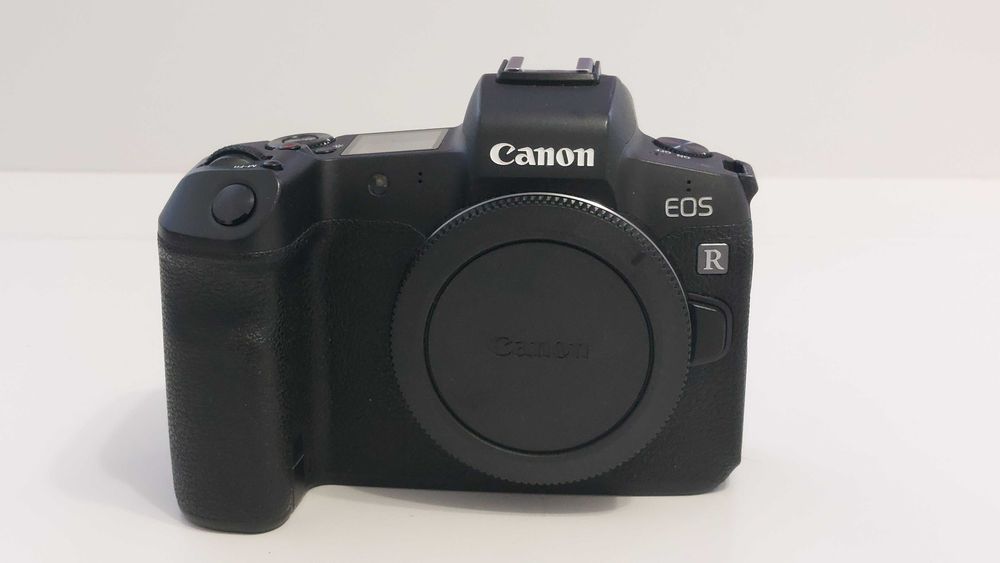 Vând Body Canon EOS R - Stare Estetică și Funcțională f buna