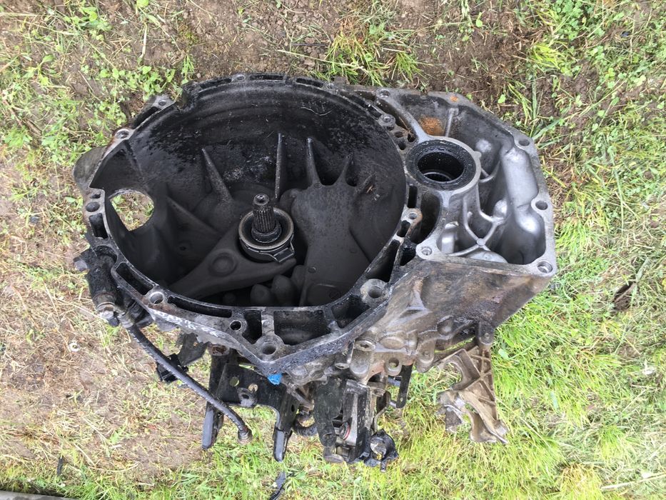 Cutie viteze manuala Nissan Xtrail 2.2 diesel