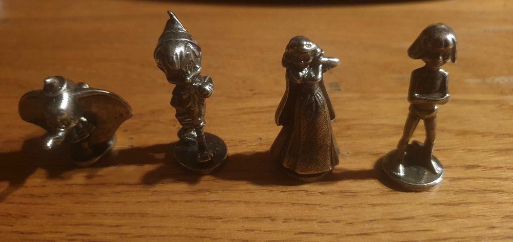 Minifigurine Disney Monopoly 2001 si insigne/brose Munchen