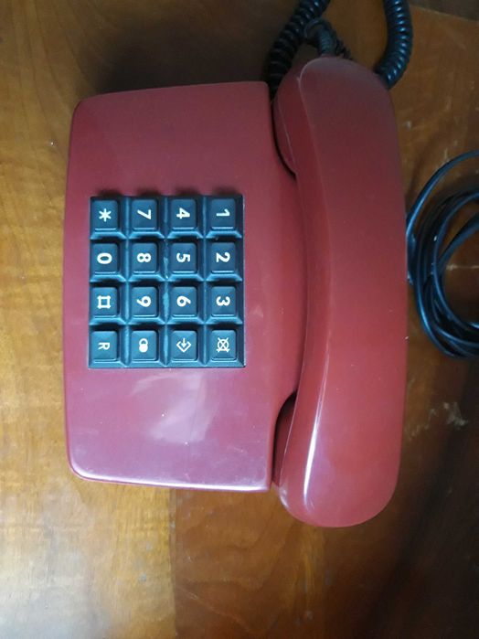 Telefon fix cu butoane