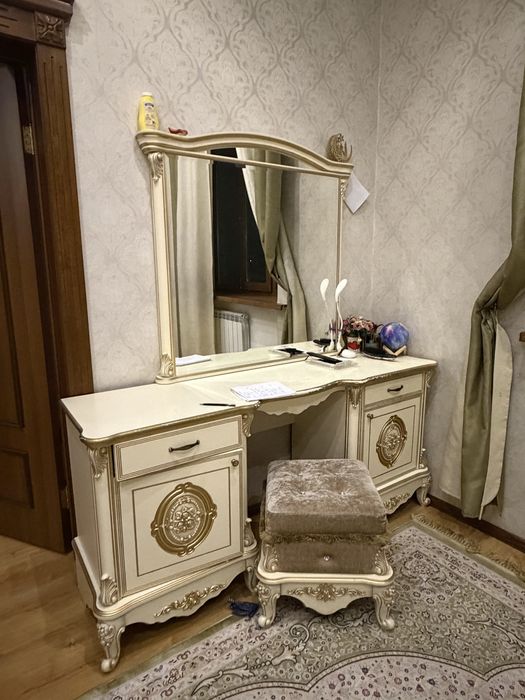 Спальный гарнитур