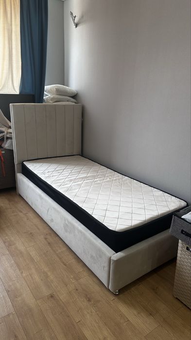 Продам односпальную кровать