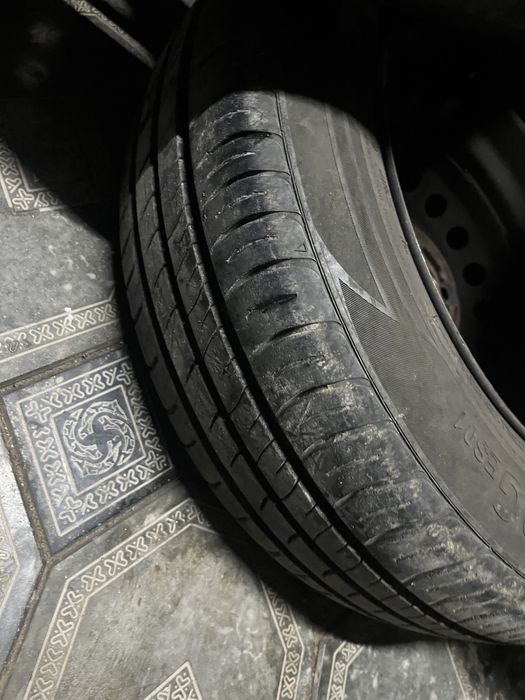 Шины с дисками  в отличнлм состоянии