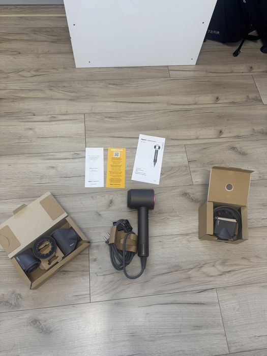 Feon Dyson supersonic fuchsia, full box, toate accesoriile, nou