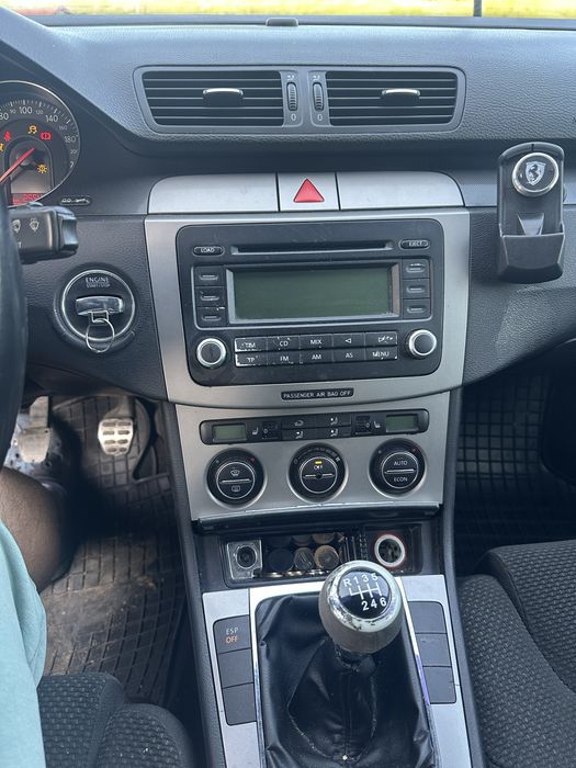 Passat b6 1.6 fsi AVARIAT