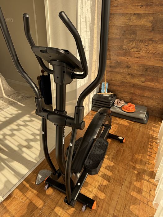 Продам Элипс новый.