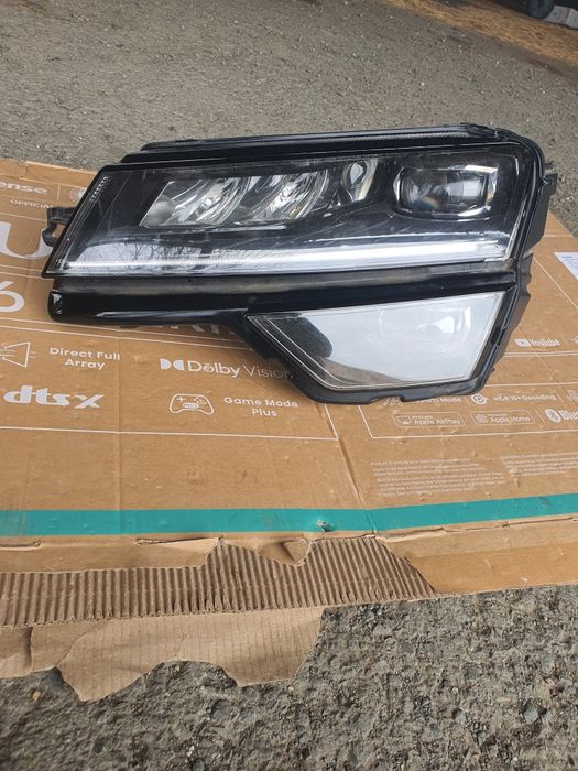 Skoda Karoq ляв фар