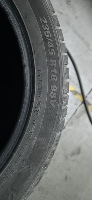 Anvelope iarna 235 45 R18