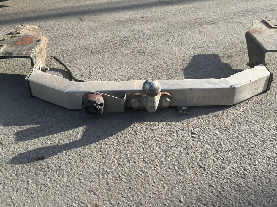 фаркоп для тайота прада