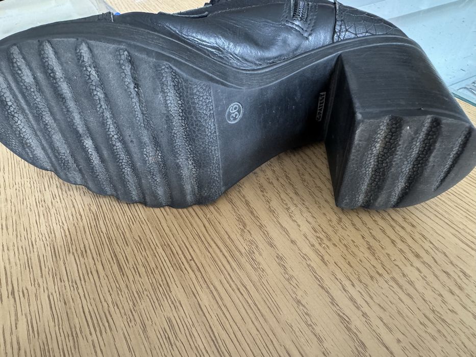 Дамски ботуши  на ток