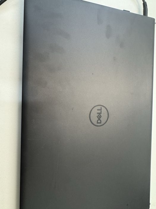 Продается ноутбук Dell Vostro 3525