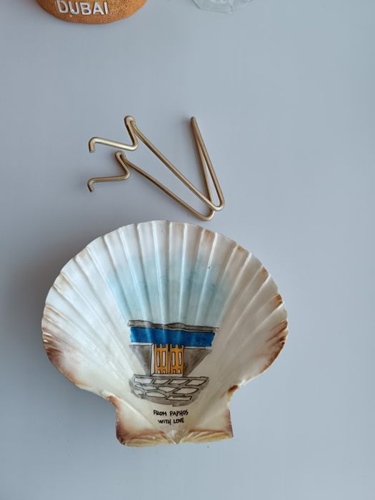 Сувениры разные по 500т