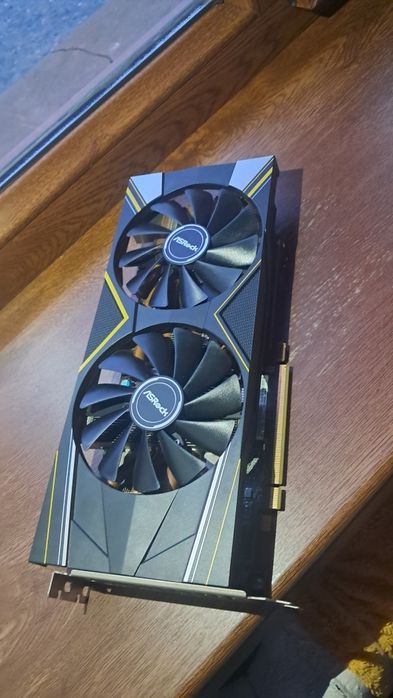Мощная видеокарта RX5700XT