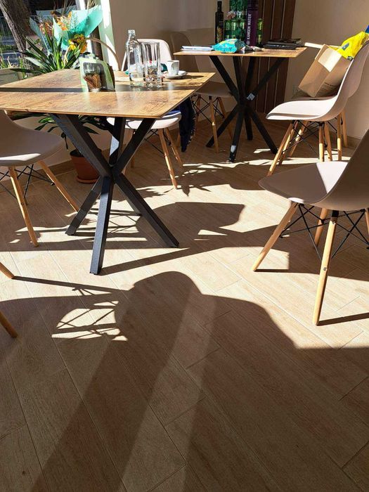 Метални стойки за маса и пейка