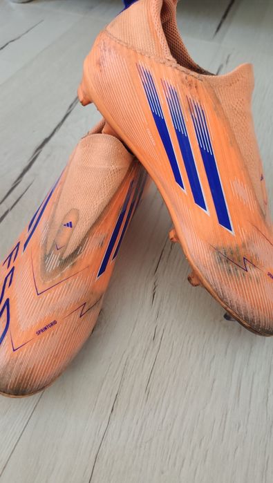 Футболни обувки Nike Adidas