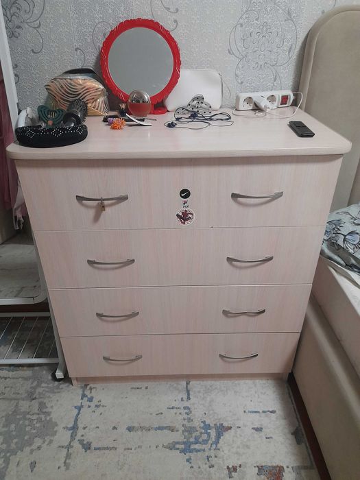 Продам комод б/у 10000