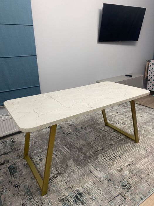 Стол калссический