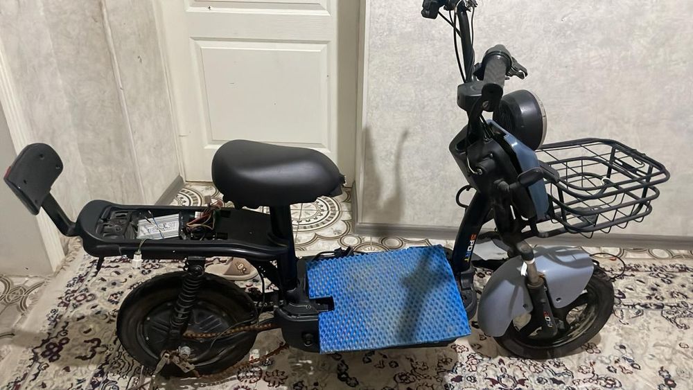 Сктер электровелосипед