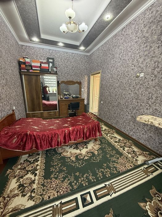 3xonali yangi remontli uy sotiladi